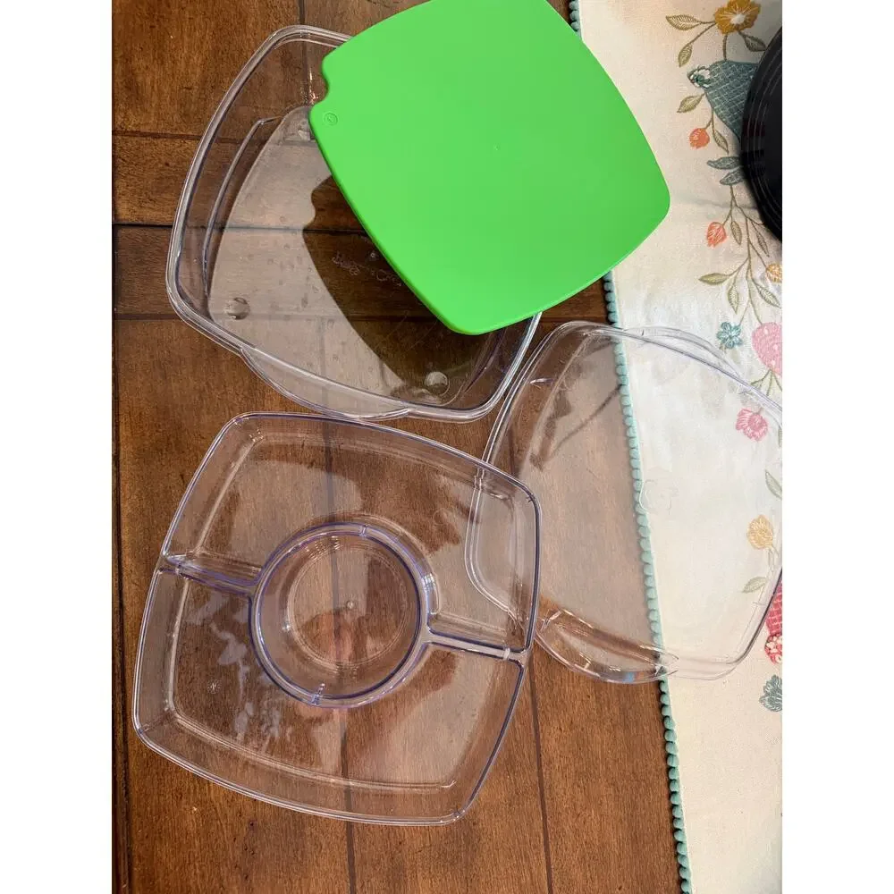 Pampered Chef-Small Square Cool & Serve tray - Picture 3 of 3